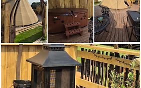 Burtree Country House, Tipi'S, Treehouse & Lodge & House Rooms With Hot Tubs In A Private Garden