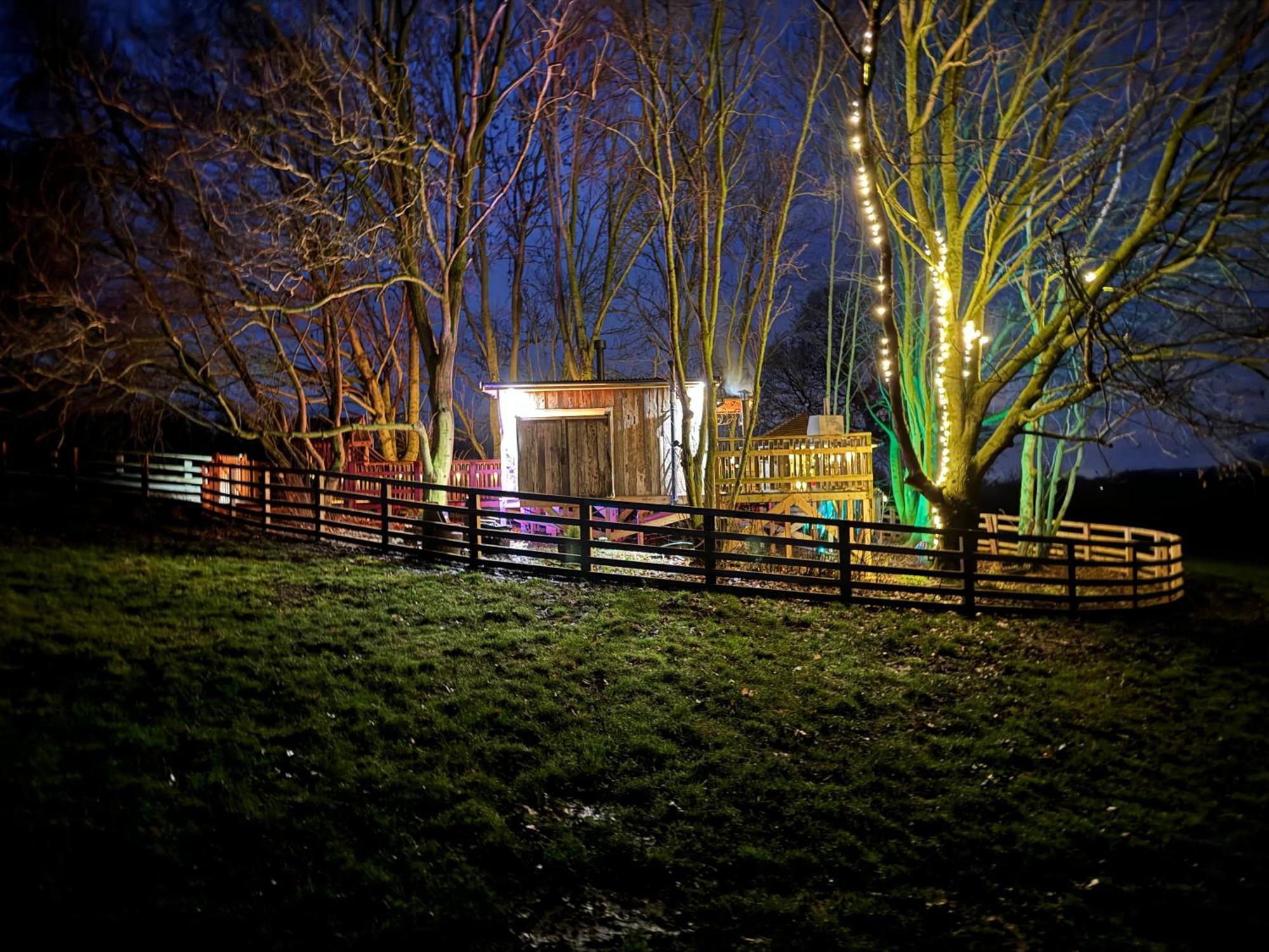 Burtree Country House, Tipi'S, Treehouse & Lodge & House Rooms With Hot Tubs In A Private Garden Thirsk Exterior photo