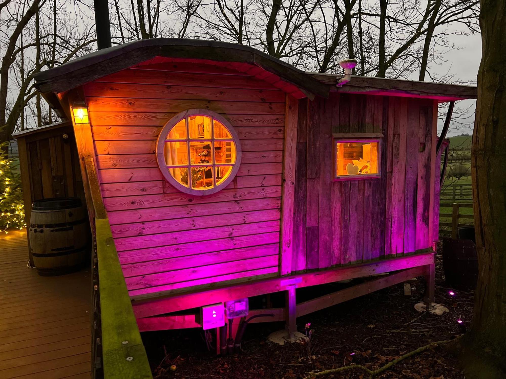 Burtree Country House, Tipi'S, Treehouse & Lodge & House Rooms With Hot Tubs In A Private Garden Thirsk Exterior photo