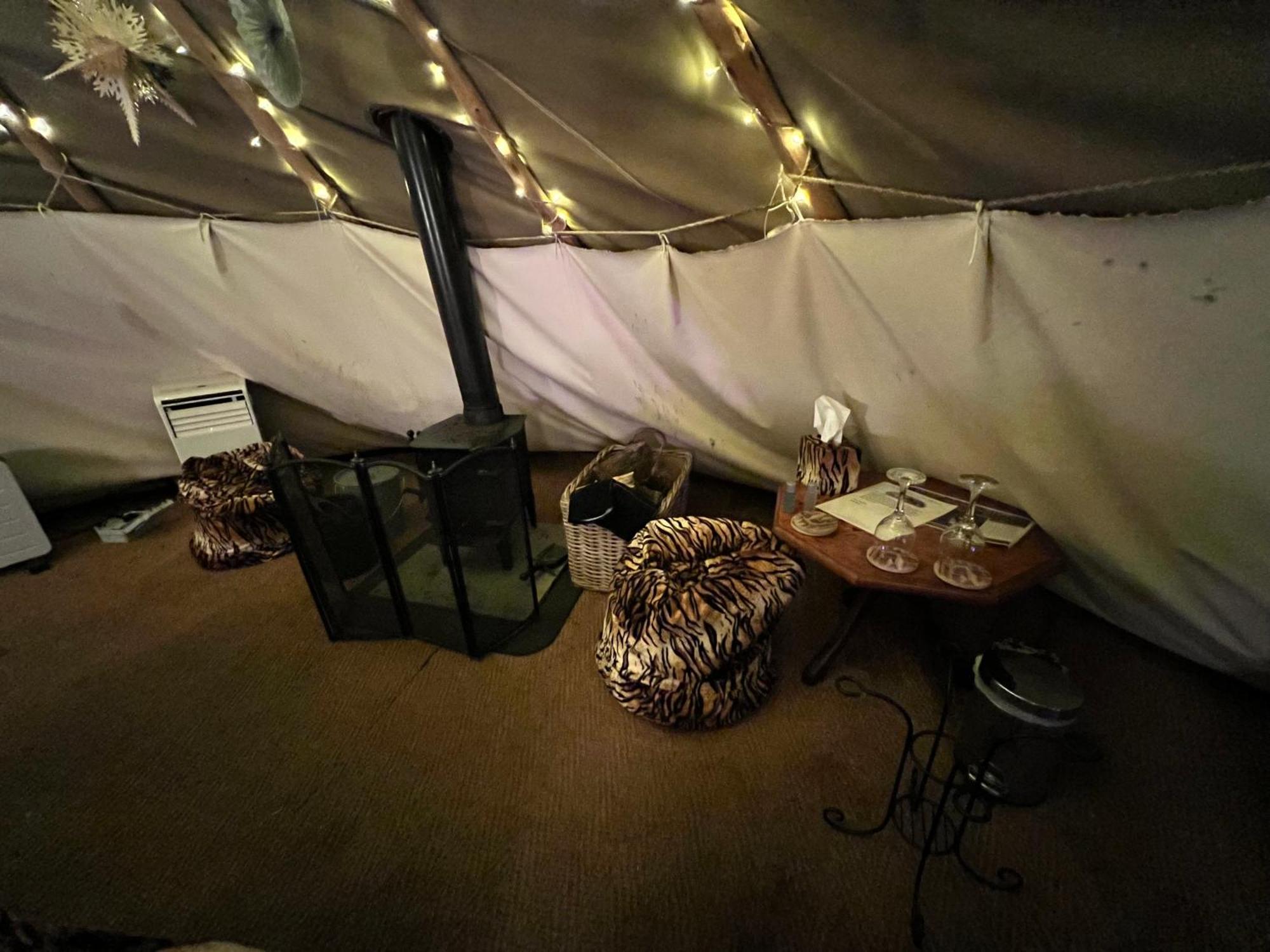 Burtree Country House, Tipi'S, Treehouse & Lodge & House Rooms With Hot Tubs In A Private Garden Thirsk Exterior photo