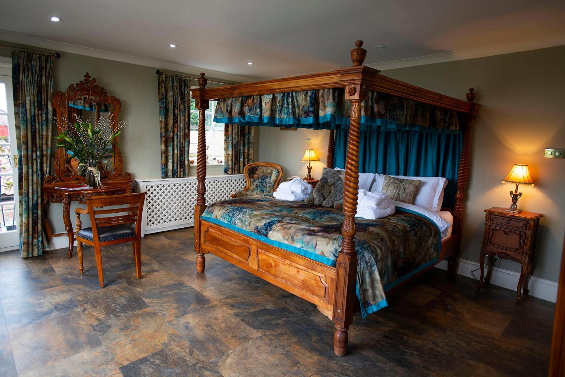 Burtree Country House, Tipi'S, Treehouse & Lodge & House Rooms With Hot Tubs In A Private Garden Thirsk Exterior photo