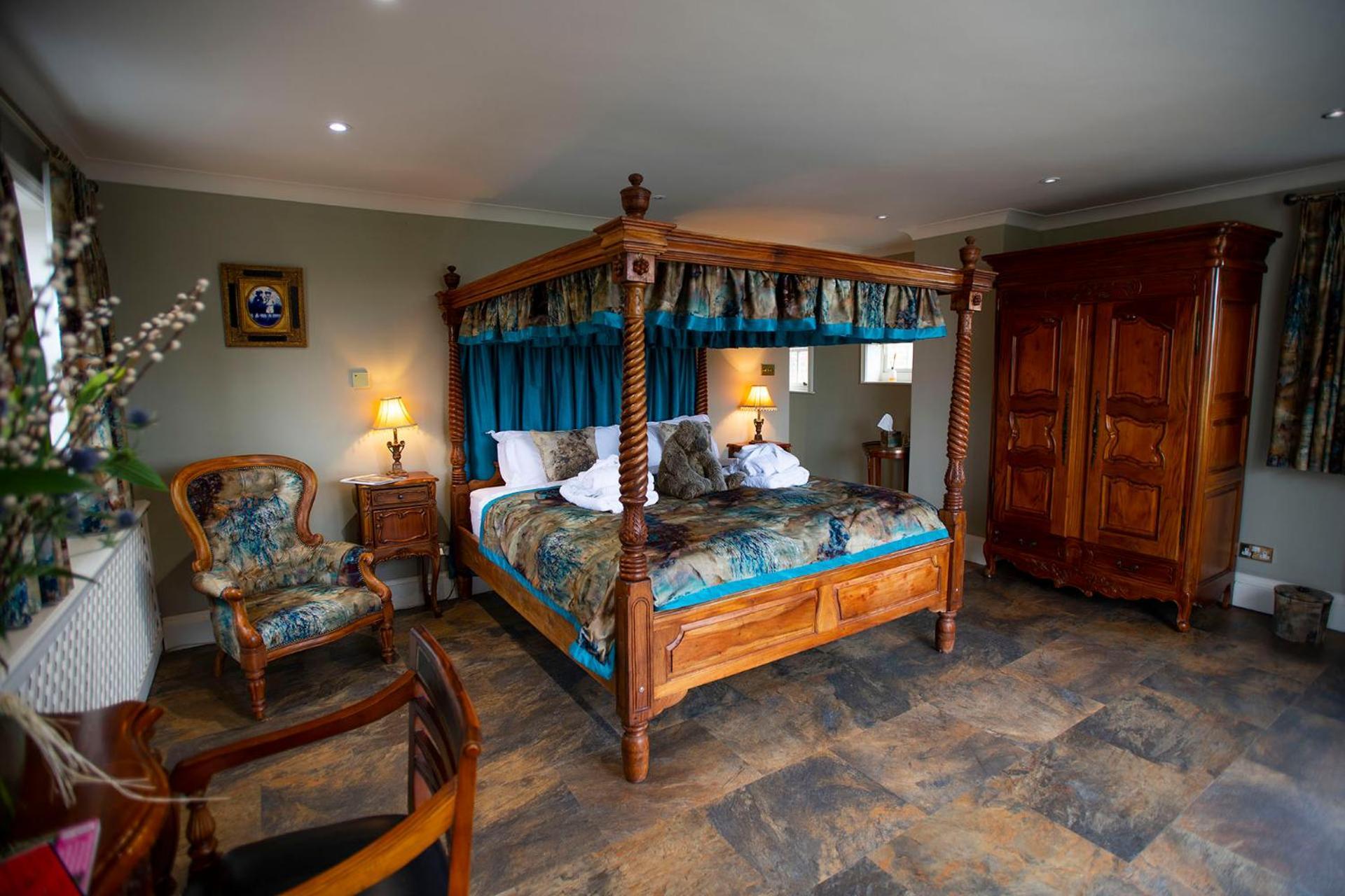 Burtree Country House, Tipi'S, Treehouse & Lodge & House Rooms With Hot Tubs In A Private Garden Thirsk Exterior photo