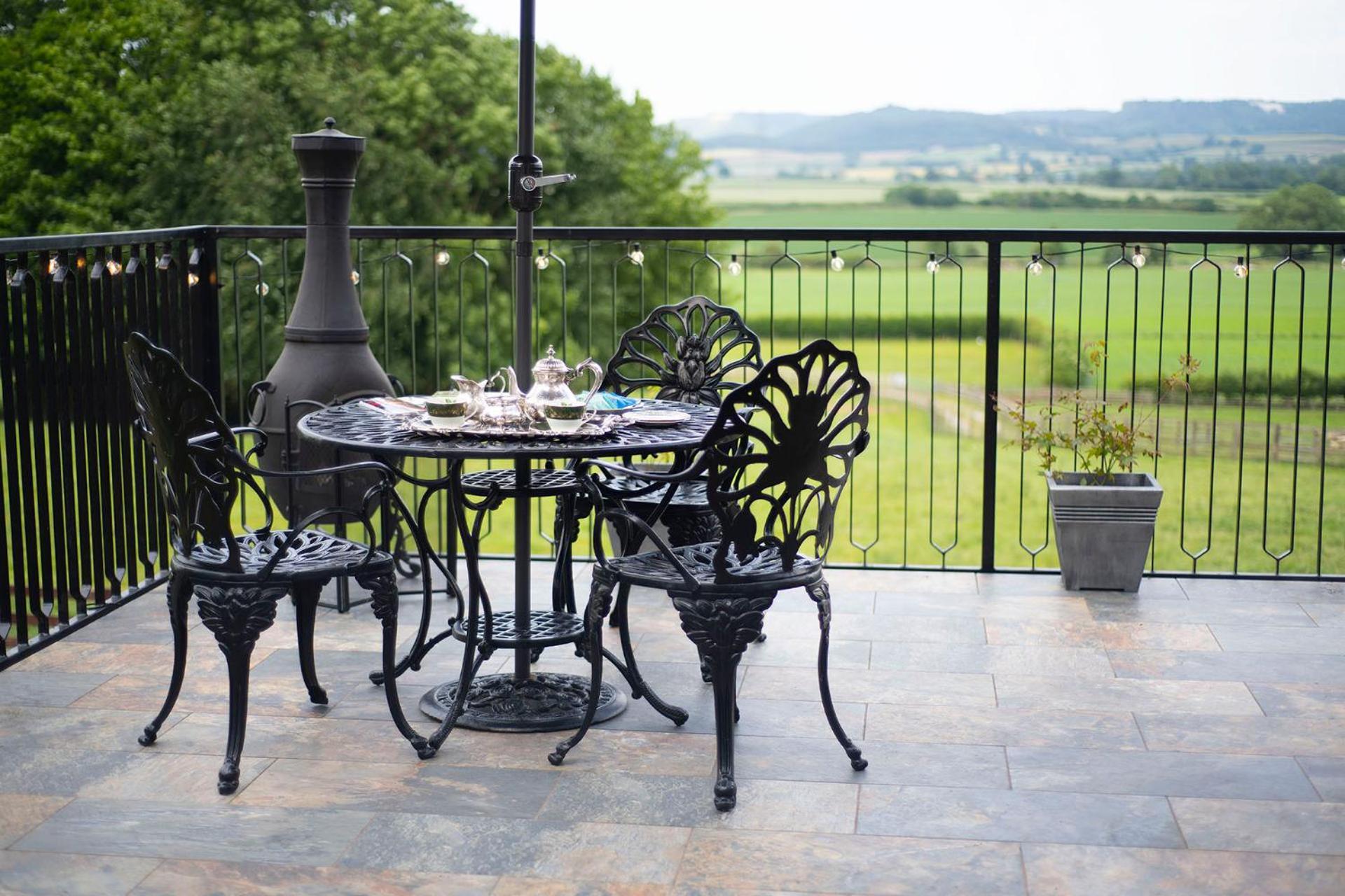 Burtree Country House, Tipi'S, Treehouse & Lodge & House Rooms With Hot Tubs In A Private Garden Thirsk Exterior photo