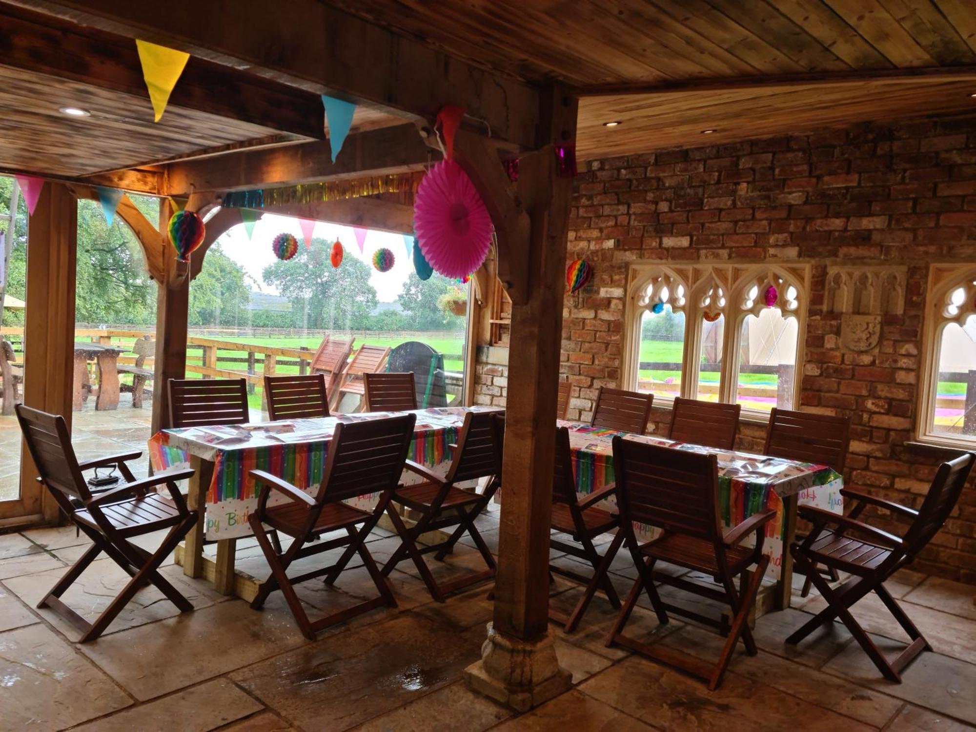 Burtree Country House, Tipi'S, Treehouse & Lodge & House Rooms With Hot Tubs In A Private Garden Thirsk Exterior photo
